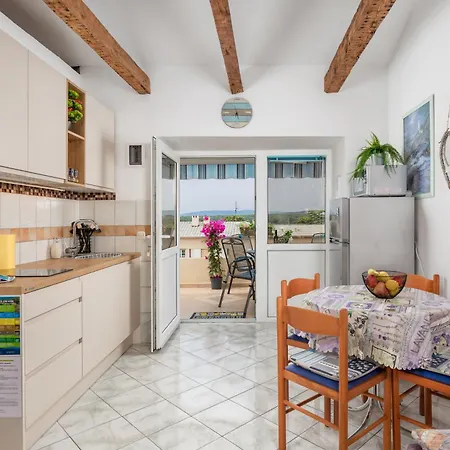 15451a Appartamento Punat