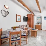 15451a Apartman *