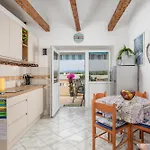 15451a Daire Punat